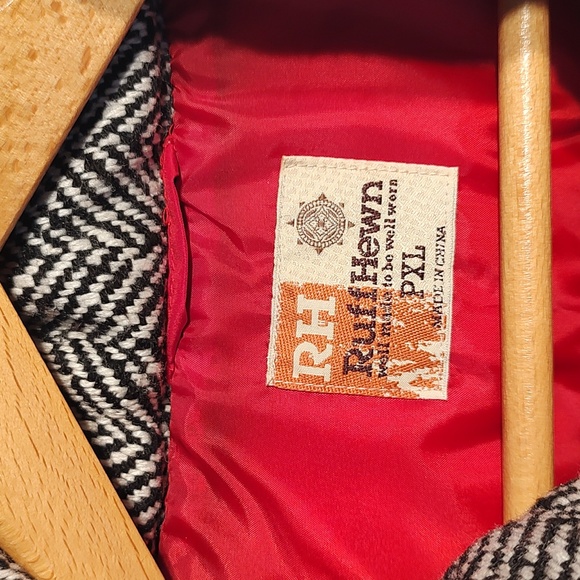 Women's red puffer vest by 'Ruff Hewn'. Size PXL - Picture 8 of 10